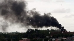 Tumpukan Sampah Terbakar di Tanjungpinang, Asap Hitam Terlihat dari Jauh