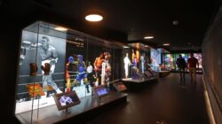 Qatar membuka salah satu museum olahraga terbesar di dunia dengan artefak dari beberapa juara Olimpiade paling terkenal pada Rabu (30/3).