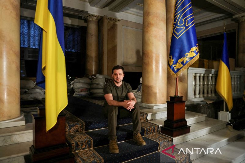 Presiden Ukraina Zelenskyy Minta Bantuan Militer ke NATO