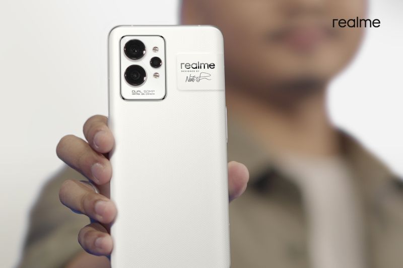 Realme Luncurkan Ponsel Premium GT 2 Pro yang Dibekali RAM 12 GB