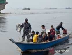 TNI AL Gagalkan Penyelundupan 7 Calon Pekerja Ilegal ke Malaysia