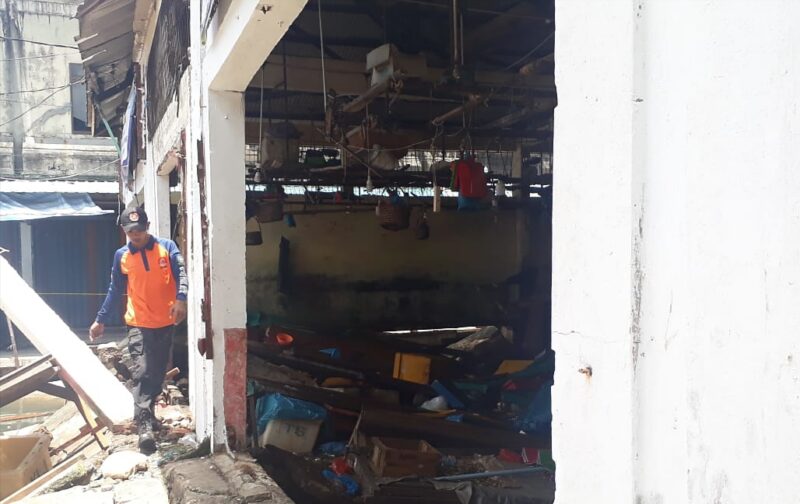 Pasar KUD Tanjungpinang Ambruk Lagi, Petugas Kocar-kacir Selamatkan Diri