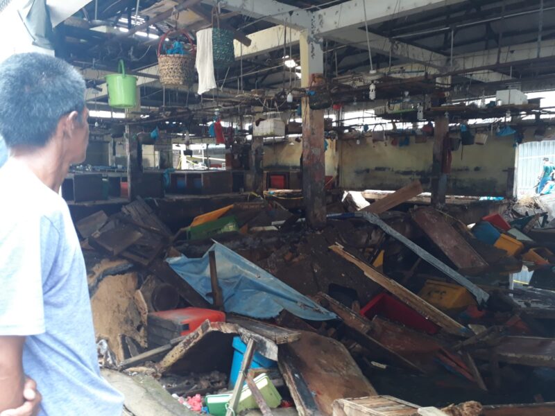 Terjadi Ambruk Susulan, Begini Penampakan di Dalam Pasar KUD Tanjungpinang