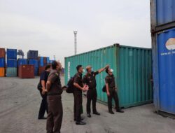 Kejagung Sita dan Segel 19 Kontainer Tekstil Diimpor dari China Kasus Mafia Pelabuhan
