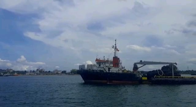 KSOP Khusus Batam Amankan 2 Tug Boat Berbendera Singapura