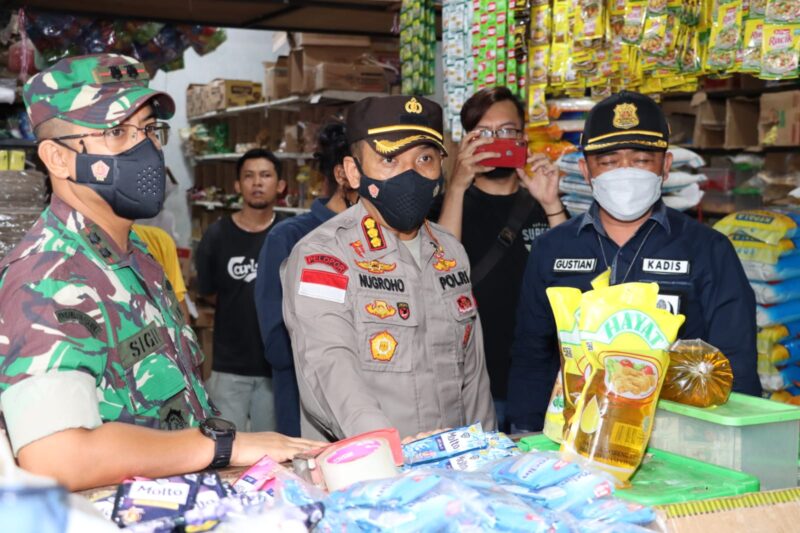 TNI-Polri dan Disperindag Cek Stok dan Harga Minyak Goreng di Batam