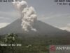 Gunung Semeru Luncurkan Awan Panas Guguran Sejauh 4 Km, Warga Diminta Waspada