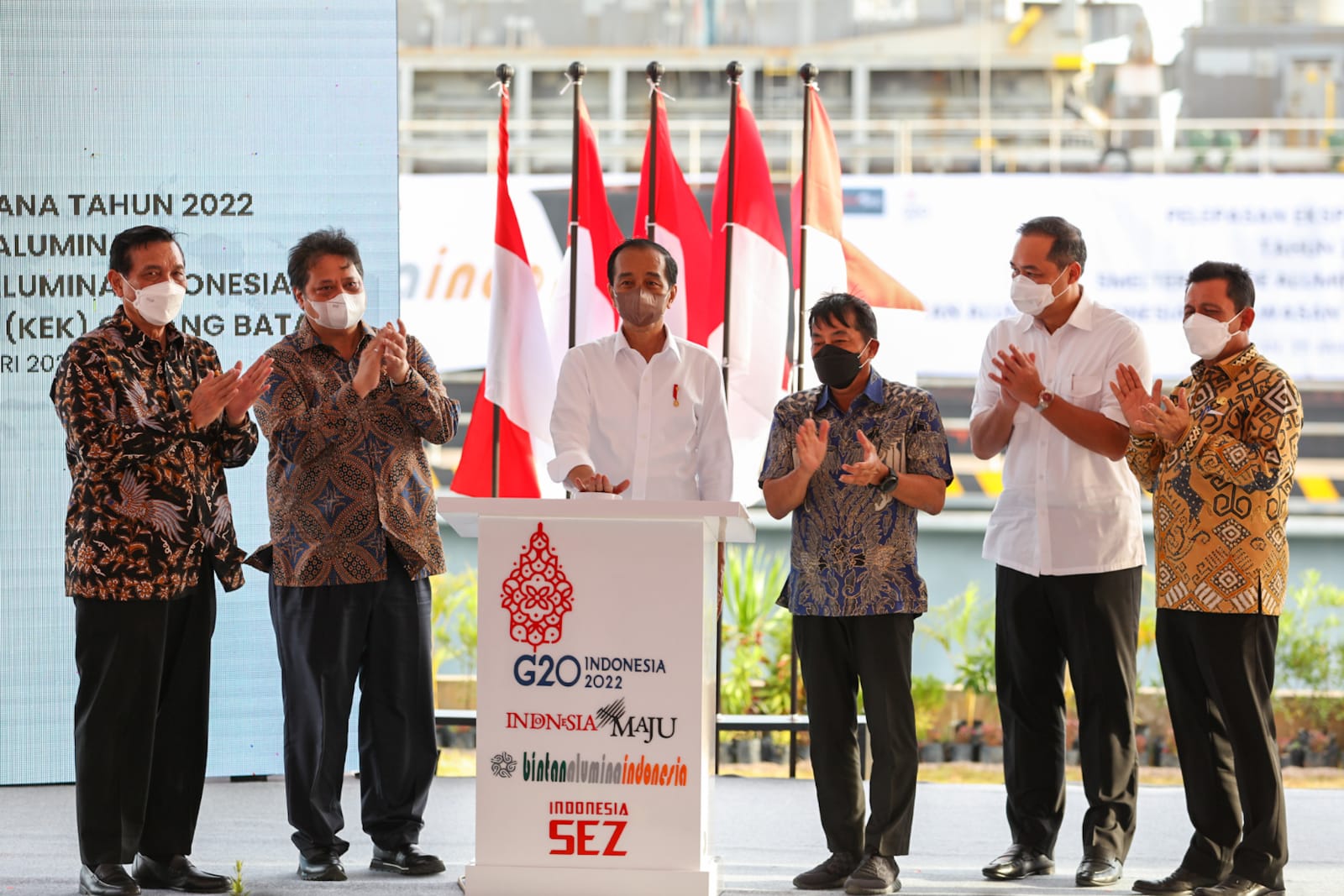 Presiden Jokowi Didampingi Gubernur Kepri Lepas Ekspor SGA Perdana Tahun 2022