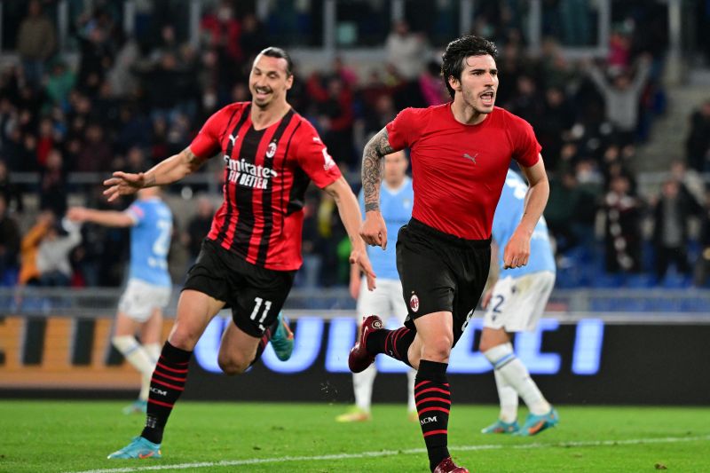 Kalahkan Lazio 2-1, AC Milan Kembali ke Puncak Klasemen Serie A