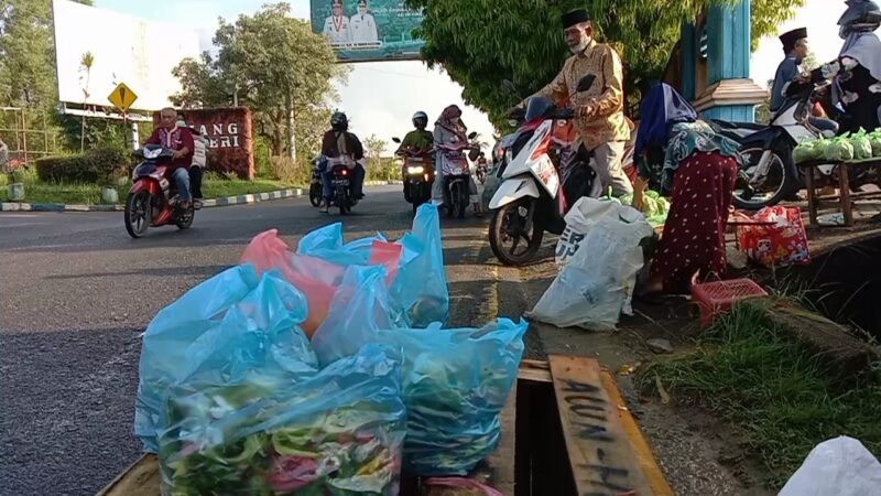 Penjual Bunga Nyekar TPU Kijang Raup Keuntungan Berlipat Jelang Ramadan