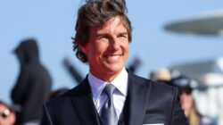 Tom Cruise Naik Helikopter ke Pemutaran Perdana "Top Gun: Maverick"