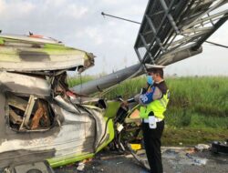 Bus Ardiansyah Kecelakaan di Tol Surbaya-Mojokerto, 13 Orang Tewas