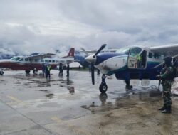 Pesawat Asian One Ditembaki KKB Kembali ke Timika, Semua Kru Selamat
