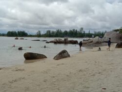 Lebaran Kedua, Kawasan Wisata Pantai Trikora Mulai Ramai Pengunjung