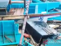 Diterjang Gelombang Tinggi, 71 Perahu Nelayan Hilang dan Rusak di Sukabumi