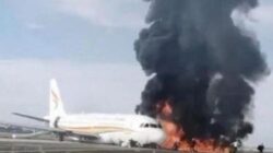 Pesawat Tibet Airlines Alami Kecelakaan, Batal Lepas Landas hingga Terbakar