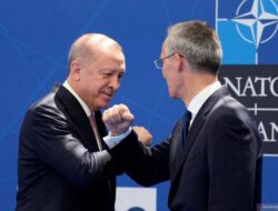 Tetap Menolak, Erdogan akan Bicara dengan Finlandia-Swedia Terkait Keanggotaan NATO