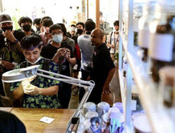 Warga Thailand Ramai-ramai Antre Beli Ganja usai Dilegalkan