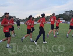 Tanjong Pagar FC Jajal Lapangan Jelang Laga Lawan Persib Bandung