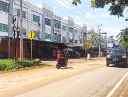 Aktivitas Penimbunan di KM 8 Atas Tanjungpinang Mengotori Jalan, Diduga Tak Milik Izin