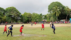 Tim Sepak Bola Wanita di Piala Idul Adha Cup I Tetap Semangat Bertanding Meski Hujan