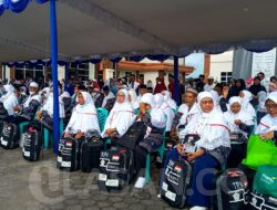Sebanyak 92 Jemaah Haji Asal Tanjungpinang Diberangkatkan ke Batam