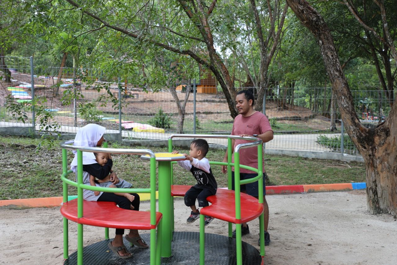 Sarana Permainan Anak di Taman Rusa Sekupang Makin Banyak