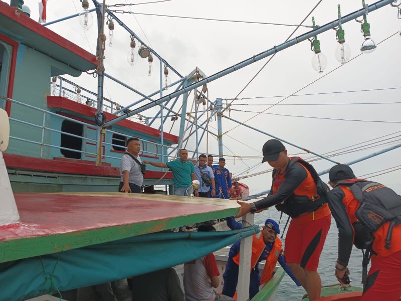 Kapal Motor Pasifik Terbalik, Satu Nelayan Hilang dan Tujuh Selamat