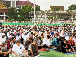 Warga Batam Padati Alun-alun Engku Putri untuk Salat Iduladha