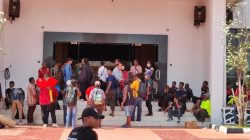 Puluhan Warga Suku Laut Unjuk Rasa di Kantor Gubernur Kepri
