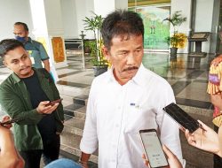 Muhammad Rudi Mengaku Tidak Tahu Poster Dirinya sebagai Calon Gubernur Kepri 2024