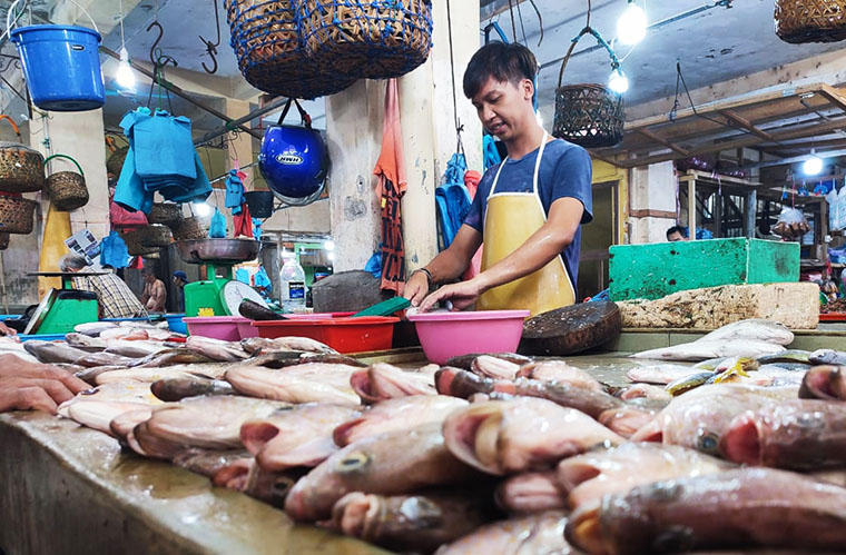 Pedagang Ikan di Pasar Baru Tanjungpinang