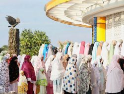 Ribuan Umat Islam Salat Iduladha Perdana di Masjid Tanjak Kota Batam