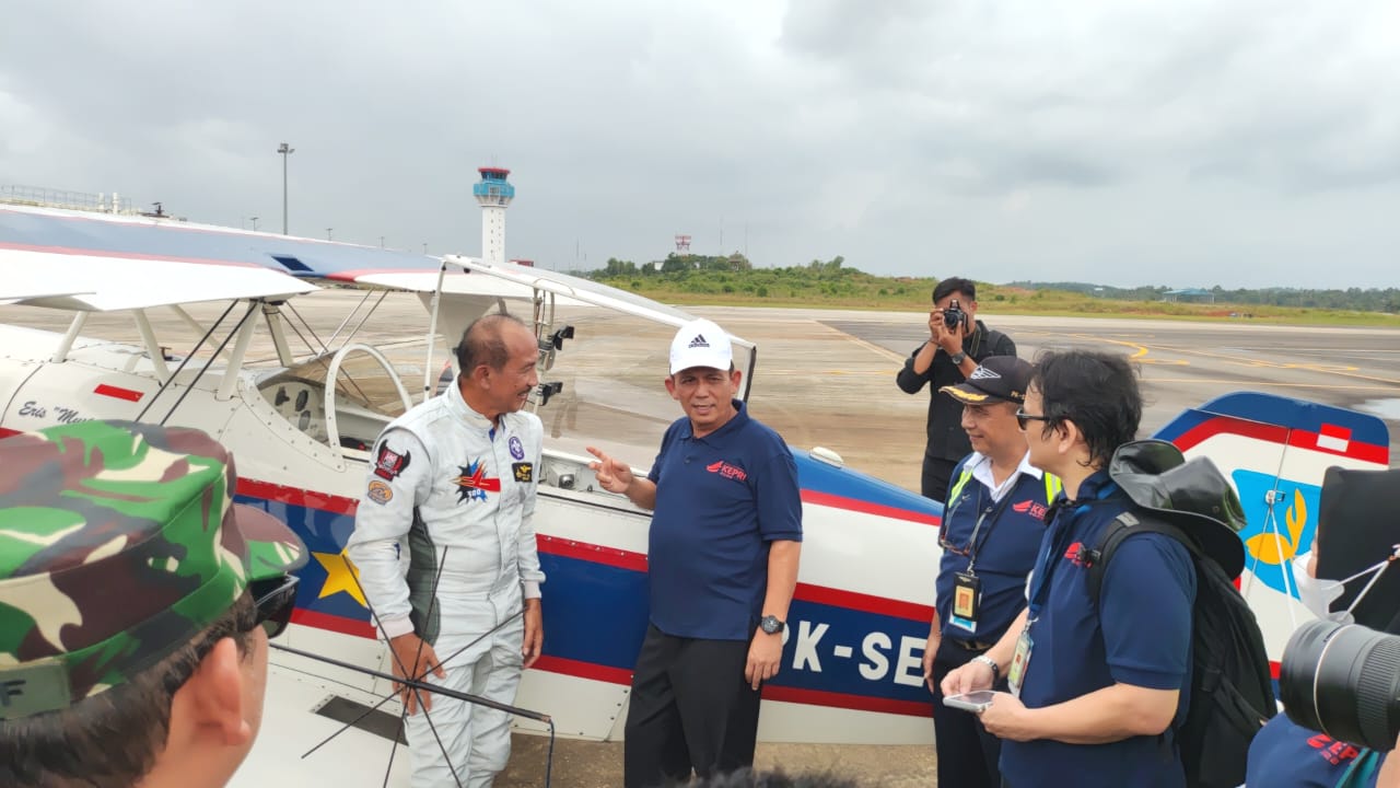 Gubernur Ansar Ahmad Kagum Penampilan Flying Adventures Indonesia