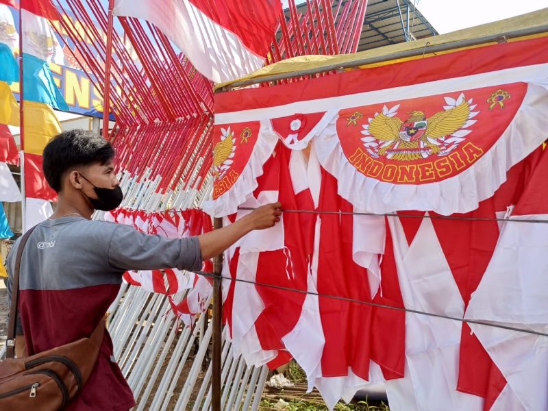 Pedagang Pernak-Pernik Kemerdekaan Bermunculan di Batam