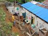Korban Banjir di Bintan Timur Mulai Membersihkan Rumah