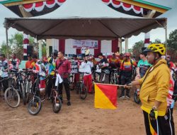 Ratusan Peserta Fun Bike Desa Sawang Karimun Tetap Semangat Meski Diguyur Hujan