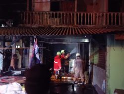 Warung Kelontong di Tanjung Uban Hangus Terbakar