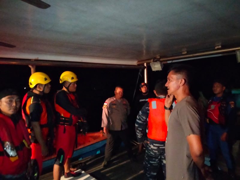 Nelayan Anambas Jatuh ke Laut Setelah Diduga Dihantam Gelombang