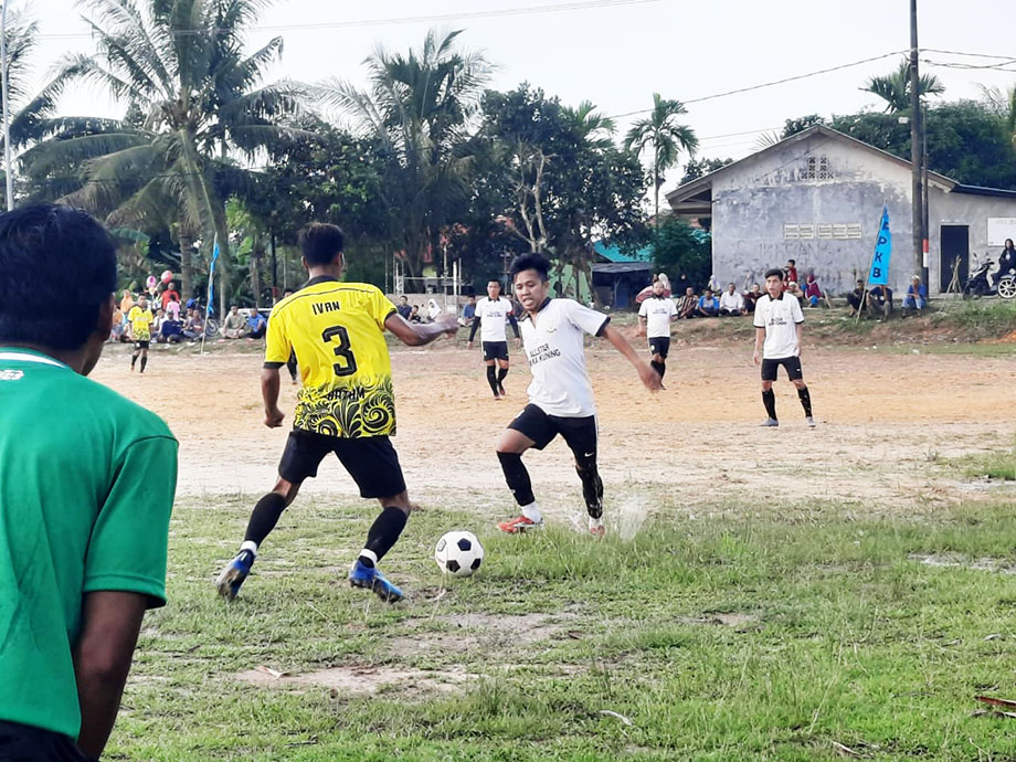 Foto Main Bola Momen Berharga dalam Dunia Sepak Bola