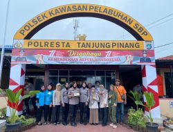 Polwan Polresta Tanjungpinang Silaturahmi dengan Pekerja Pelabuhan SBP