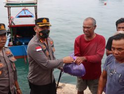 Kapolres Kepulauan Anambas Salurkan Bantuan Sembako kepada Nelayan Tedampak Kenaikan BBM