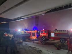 Penghuni Apartemen Cemas saat Menara Lima Pollux Habibie Terbakar