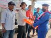 Satpolair Polres Bintan Bagikan Life Jacket dan Beras kepada Nelayan 
