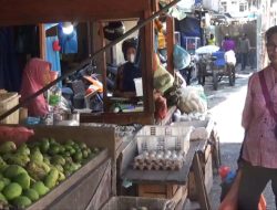 Satpol PP Tanjungpinang Peringati Pedagang Tak Jualan di Emperan Ruko Pasar Baru