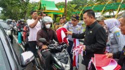 Gubernur Ansar Pimpin Pembagian 1500 Bendera Merah Putih di Tanjungpinang