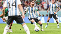 Messi dan Enzo Berhasil Bikin Argentina Bertahan di Piala Dunia