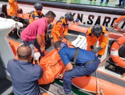Flash: Kapal Kayu Tujuan Malaysia Tenggelam di Perairan Batam