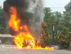 Mobil Avanza Hangus Terbakar di SPBU Muka Kuning Batam