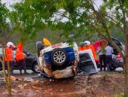 Mobil Patwal Dishub Kepri Terguling, Satu Orang Dilarikan ke Rumah Sakit